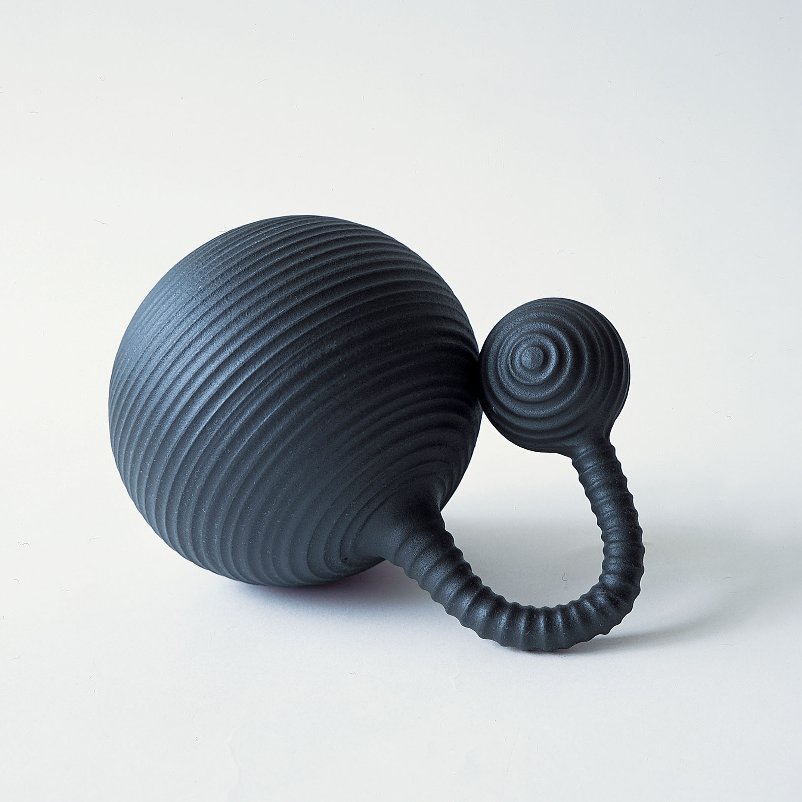 black 2000s_corregated weight 2004